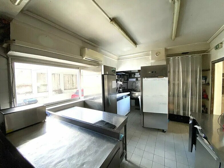 Retail in Saint-Laurent-du-Var for sale - Interior Photo - Image 3 of 3