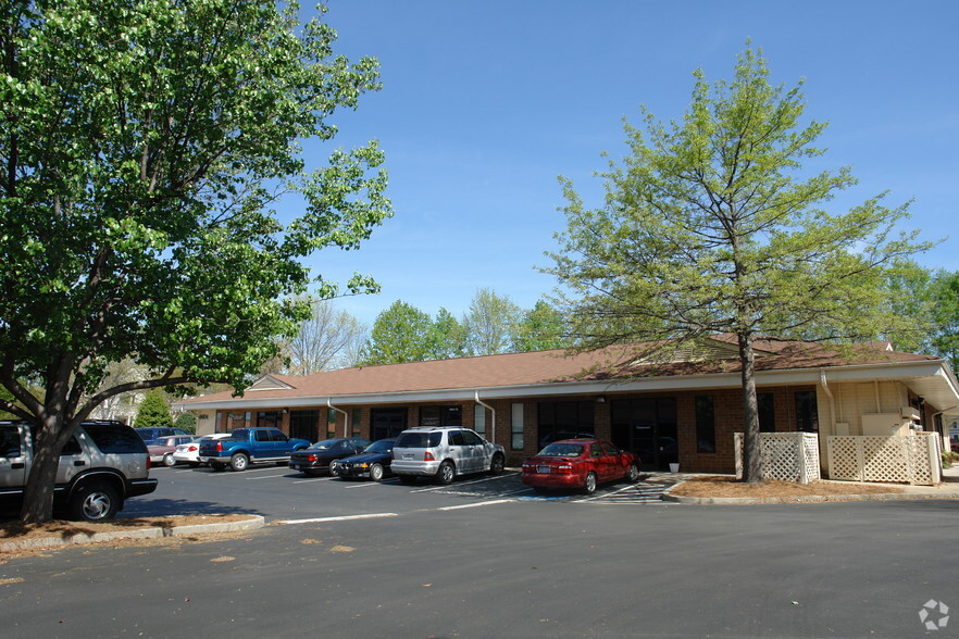 6604 E WT Harris Blvd, Charlotte, NC for lease - Building Photo - Image 3 of 3