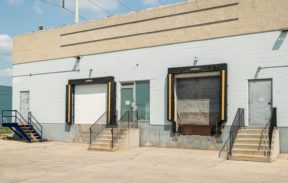 1170 St James St, Winnipeg, MB for lease - Building Photo - Image 2 of 2