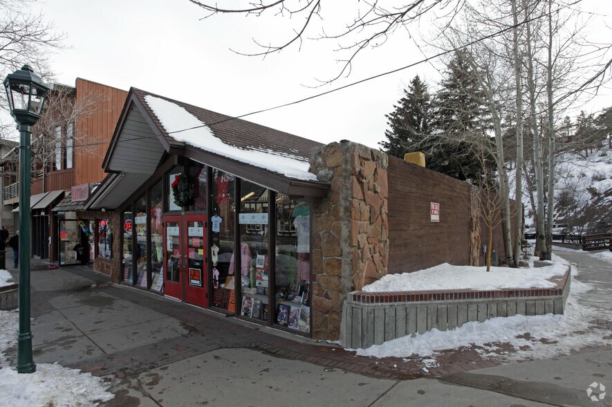 208 W Elkhorn Ave, Estes Park, CO 80517