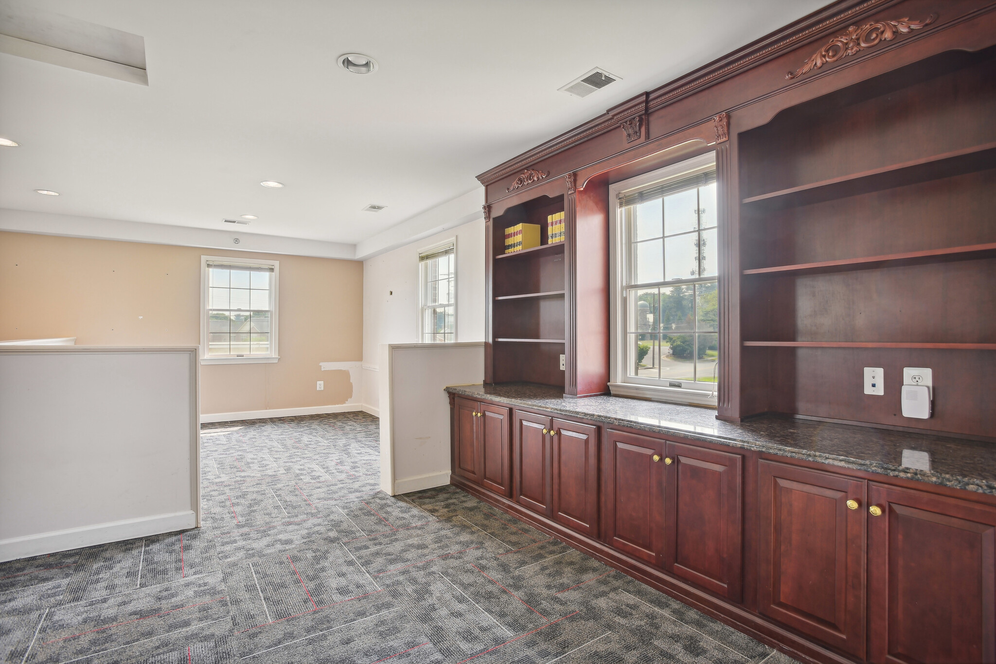 731 Walker Rd, Great Falls, VA for lease Interior Photo- Image 1 of 6