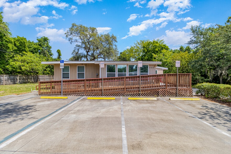 320 Canaveral Groves Blvd, Cocoa, FL 32926