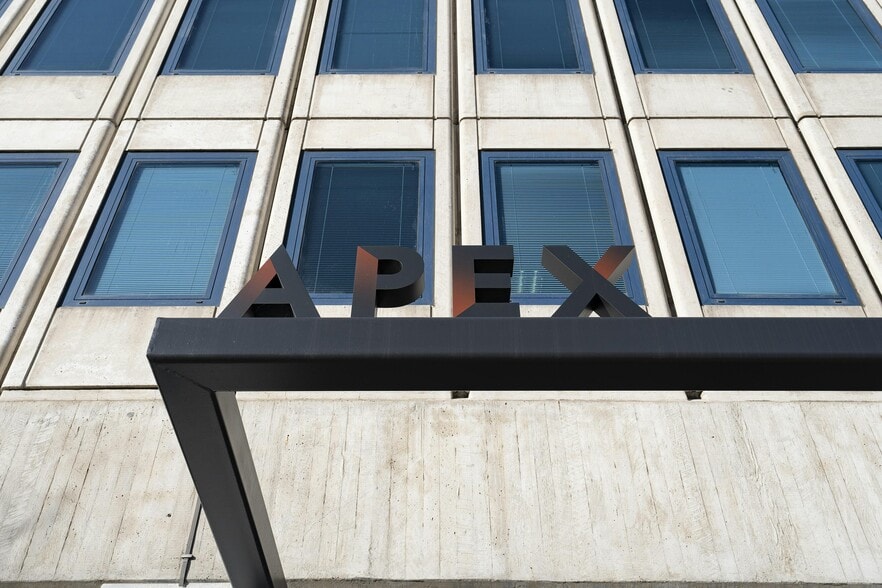 1-13 High St, New Malden for lease - Building Photo - Image 1 of 8