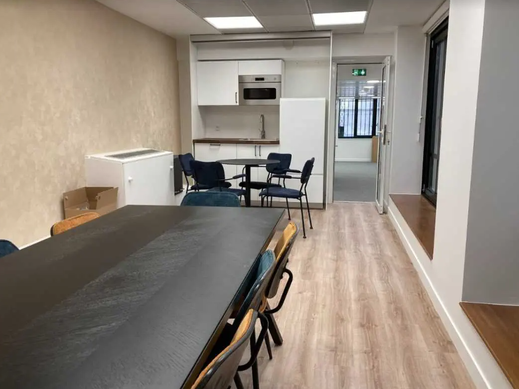 Coworking Space in Paris for lease Interior Photo- Image 1 of 7