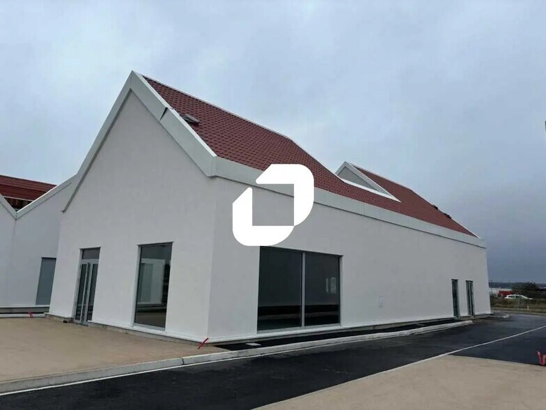 Retail in Esmans for sale - Building Photo - Image 1 of 1