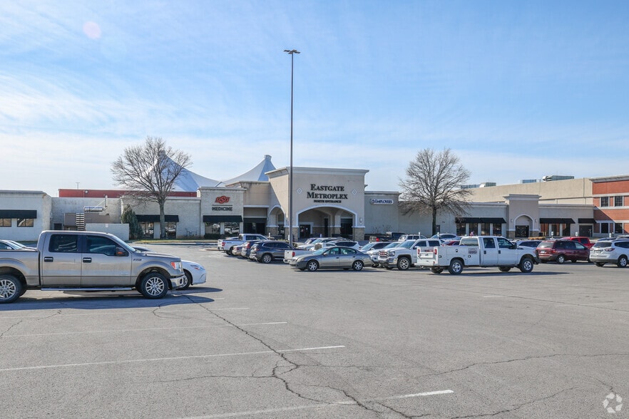 Office in Tulsa, OK for sale - Primary Photo - Image 1 of 1