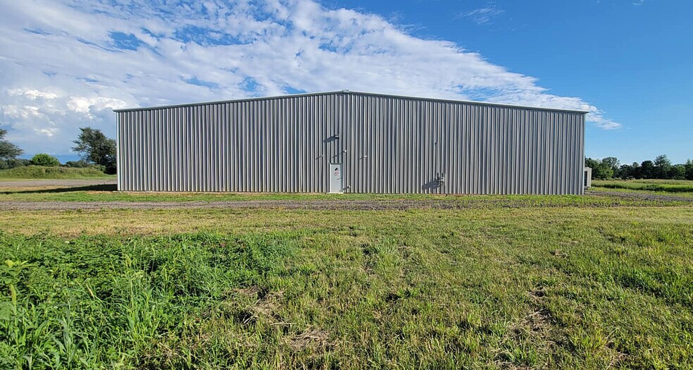 8975 Page Ave, Jackson, MI for sale - Building Photo - Image 1 of 1