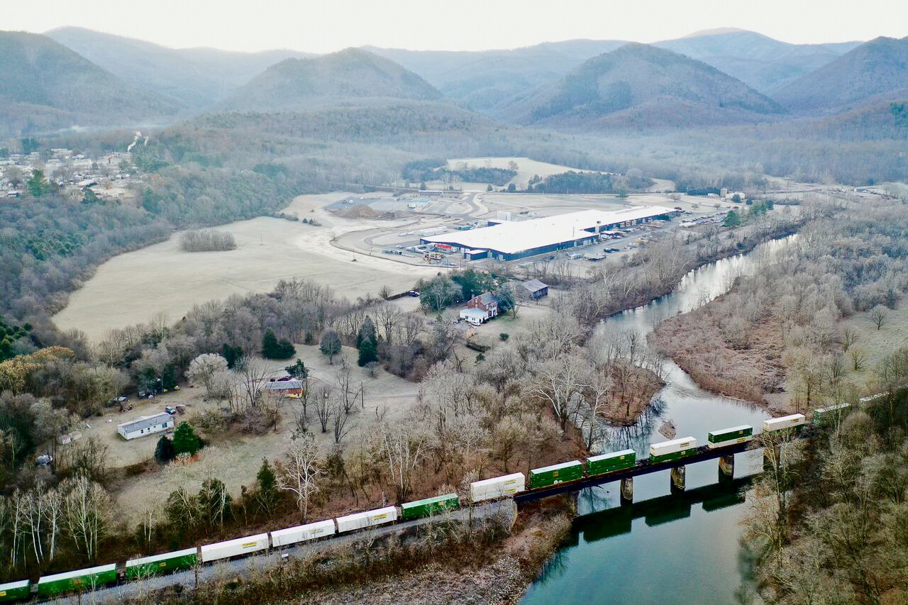 225 S Magnolia Ave, Buena Vista, VA 24416