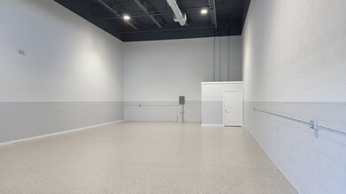 6509 St Lucie Blvd, Fort Pierce, FL for lease Interior Photo- Image 1 of 6