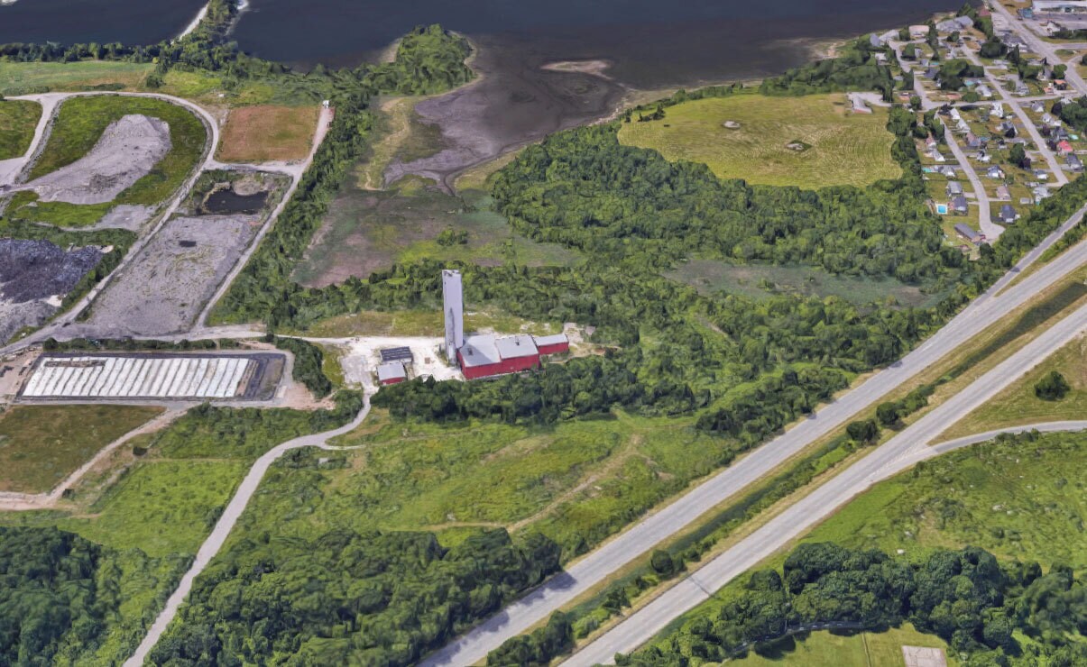 407 Brayton Point Rd, Somerset, MA 02725 20,000 SF Warehouse Located