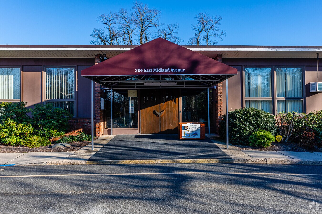 304 E Midland Ave, Paramus, NJ 07652