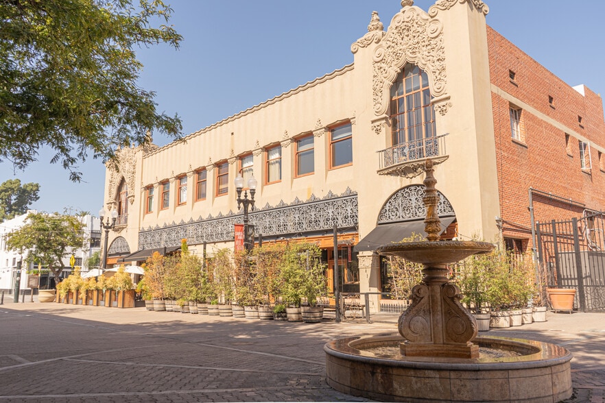 201-215 N Broadway, Santa Ana, CA for sale - Building Photo - Image 1 of 25