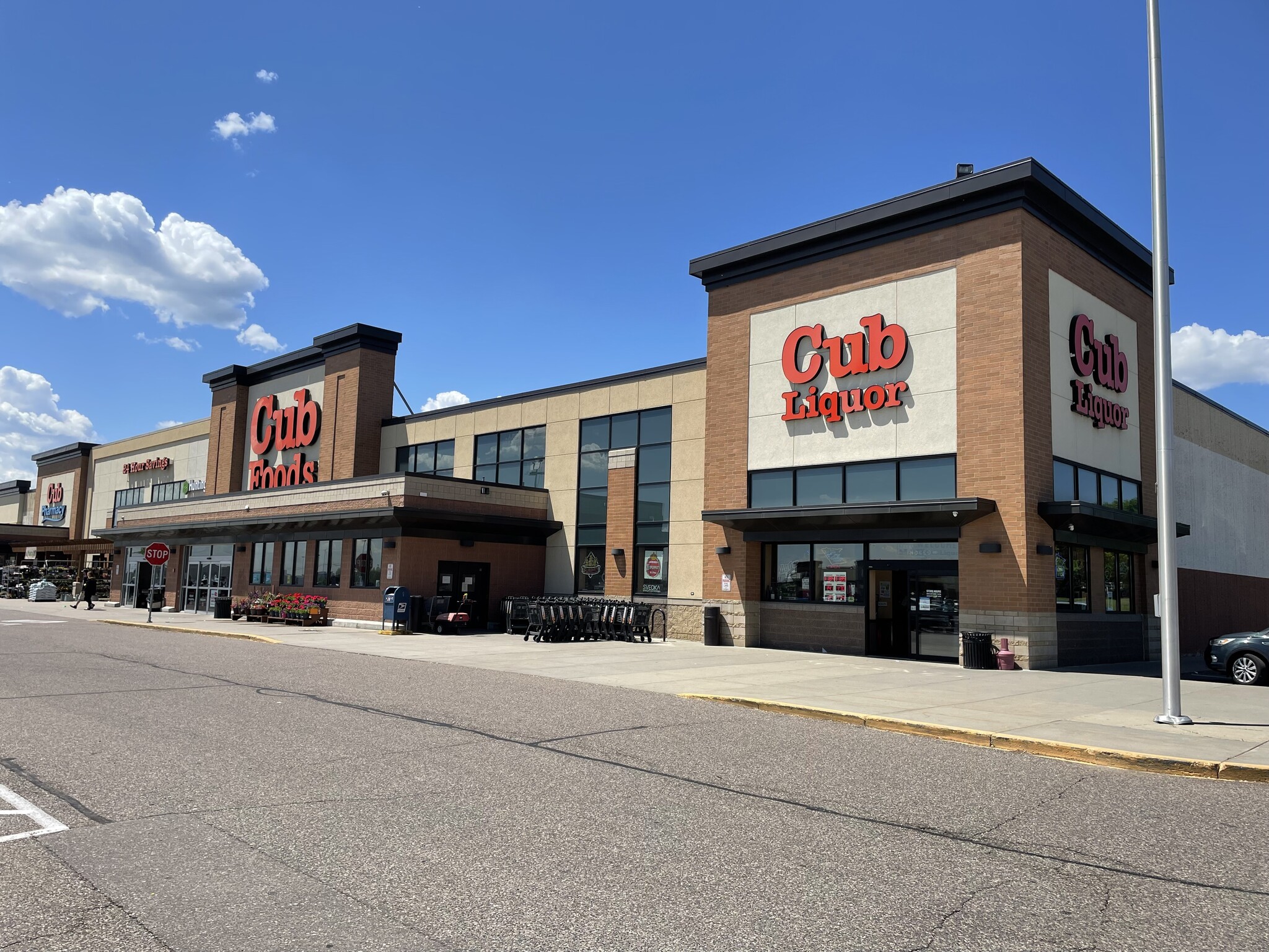 2021-2067 S Robert St, Saint Paul, MN for lease Building Photo- Image 1 of 6