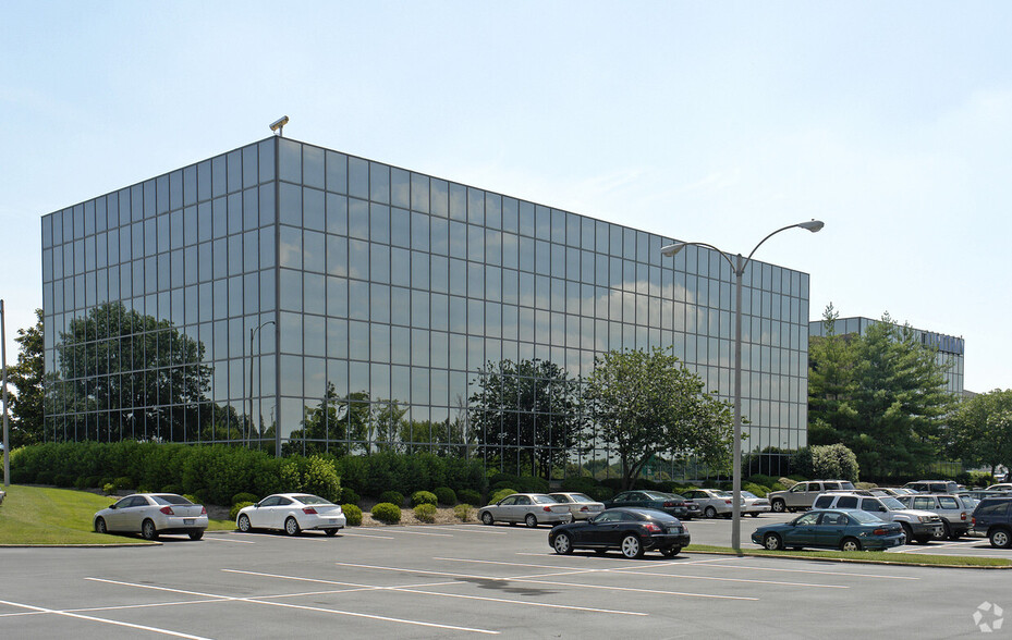 12115 Lackland Rd, Maryland Heights, MO for lease - Building Photo - Image 3 of 12