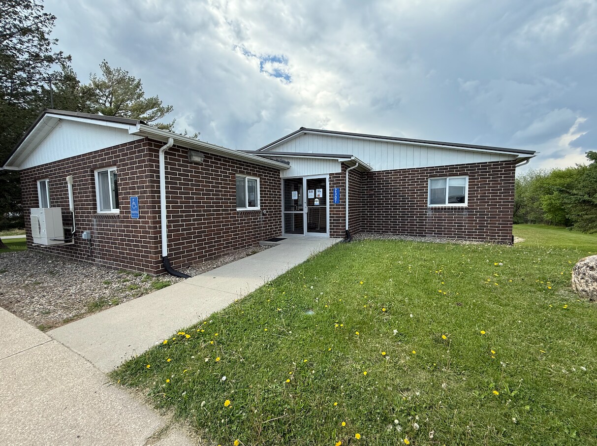 2307 US Highway 52, Decorah, IA for sale Building Photo- Image 1 of 1