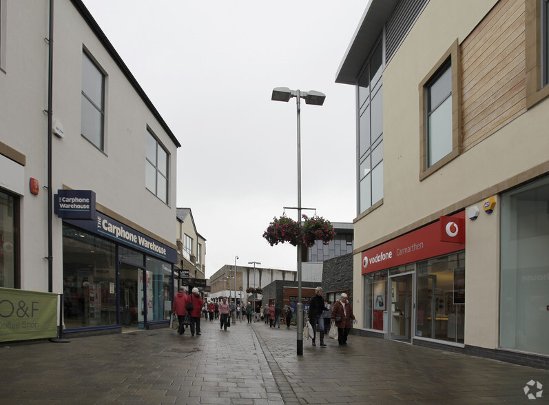 St Catherines Walk, Carmarthen for lease - Building Photo - Image 1 of 4