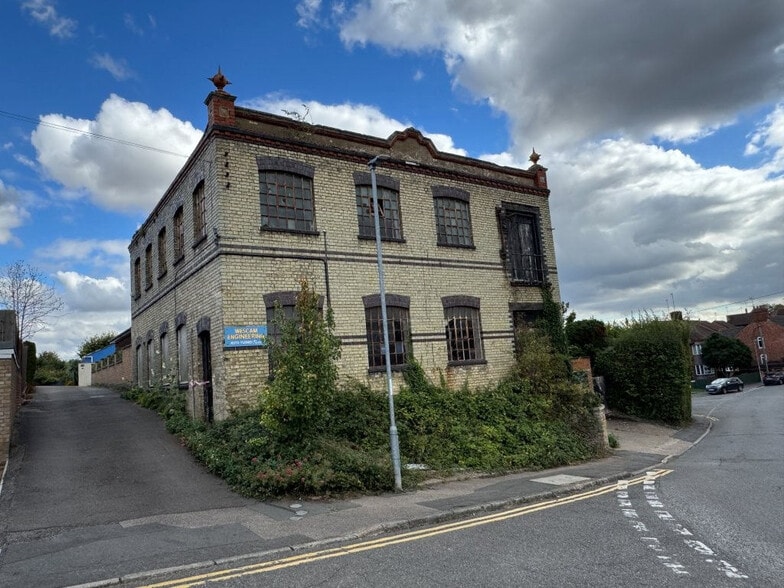 Park Rd, Raunds for sale - Building Photo - Image 2 of 2