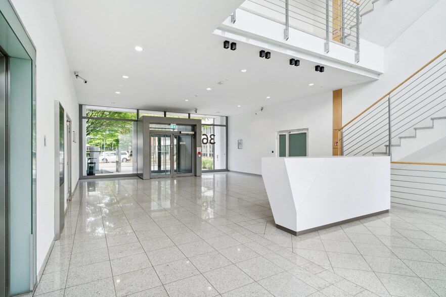 for lease - Lobby - Image 3 of 6