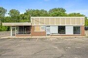 2611 Alpine Ave, Grand Rapids MI - Retail Space