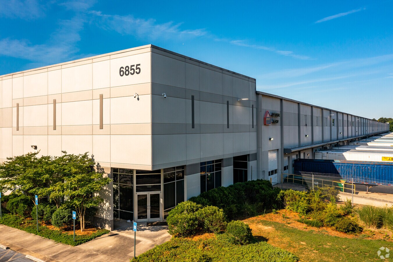 6855 Shannon Pky, Union City, GA 30291