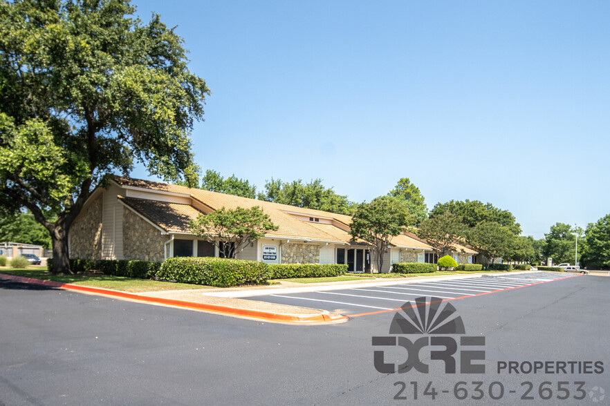 1114 W Pioneer Pkwy, Arlington, TX for lease - Building Photo - Image 1 of 20