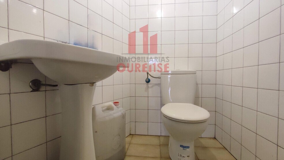 Retail in Ourense for sale - Building Photo - Image 3 of 7