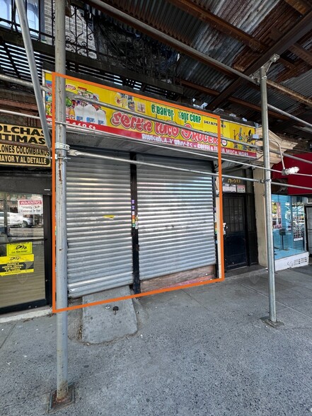 536 E 168th St, Bronx, NY for lease - Building Photo - Image 1 of 1