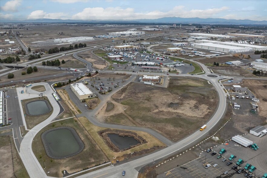 10511 W Aero Rd, Spokane, WA for lease - Building Photo - Image 2 of 7