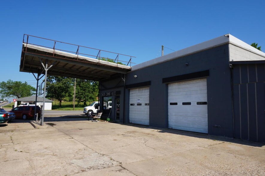 1101 E Main St, Clarksville, AR for sale - Primary Photo - Image 1 of 1