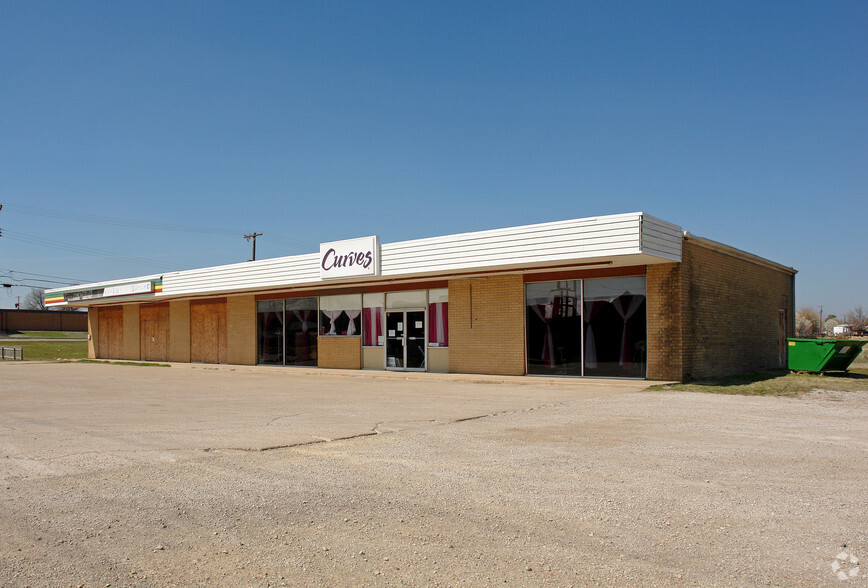 604 W Doolin Ave, Blackwell, OK for lease - Primary Photo - Image 1 of 2