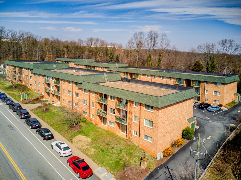 2401 Arlington Blvd, Charlottesville, VA for sale - Building Photo - Image 1 of 1