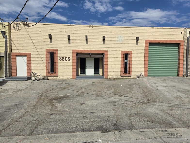 8809 Shirley Ave, Northridge, CA for lease - Building Photo - Image 1 of 9