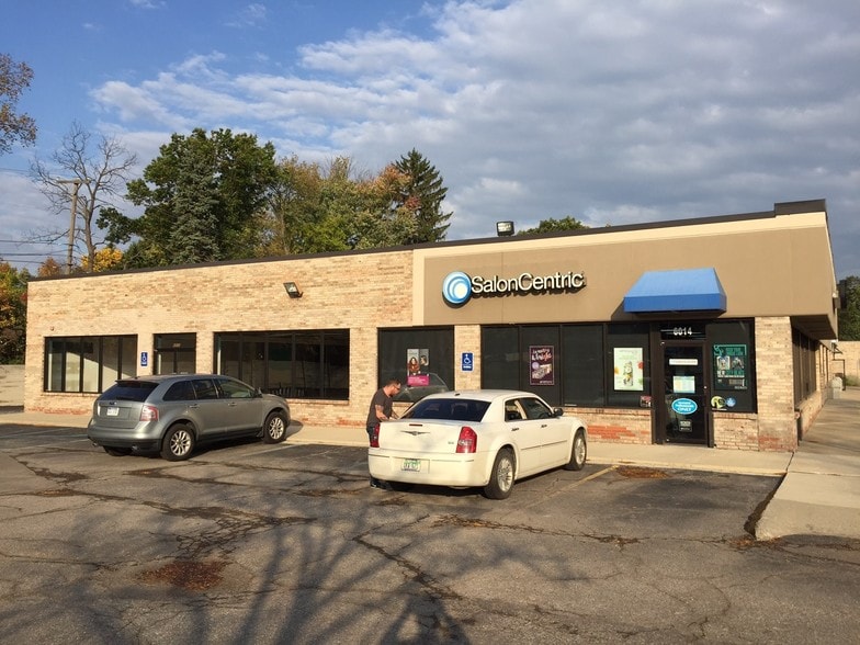 6012-6054 Rochester Rd, Troy, MI for lease - Building Photo - Image 2 of 10