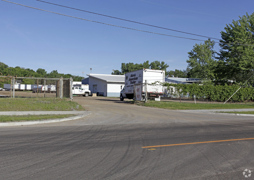 7649-7655 Concord Blvd, Inver Grove Heights, MN for lease - Building Photo - Image 3 of 3