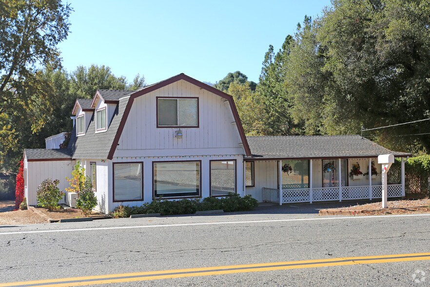 49700 Road 426, Oakhurst, CA for sale - Primary Photo - Image 1 of 1
