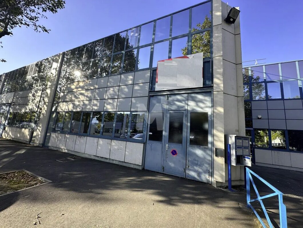 Avenue Des Pépiniéres, Fresnes for lease Building Photo- Image 1 of 2