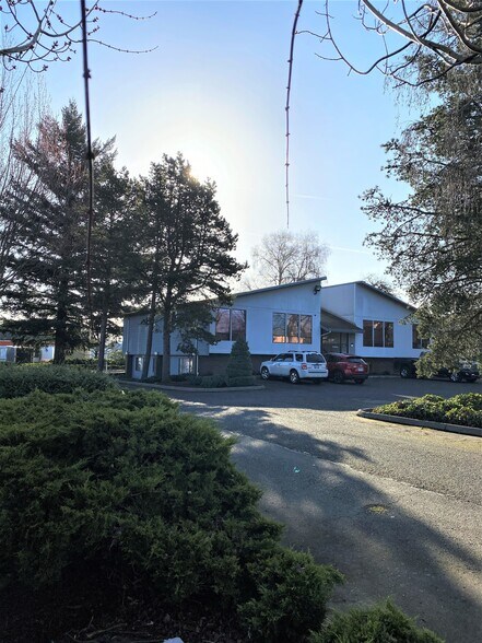 1300 NE Linden Ave, Gresham, OR for sale - Building Photo - Image 1 of 1