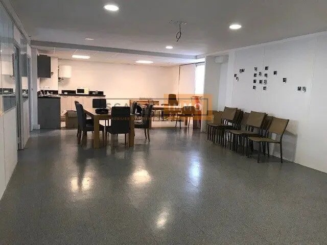 Vente Bureaux 129 m² à 242 m² - Photo 1