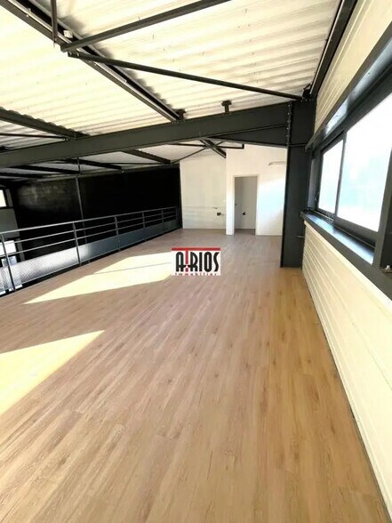 Industrial in Brignoles for lease - Interior Photo - Image 2 of 8