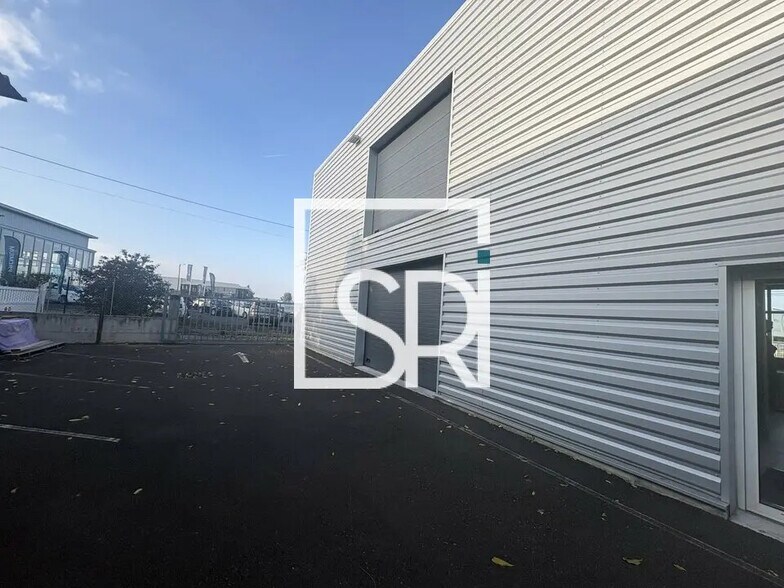 Retail in Aubière for lease - Building Photo - Image 3 of 10