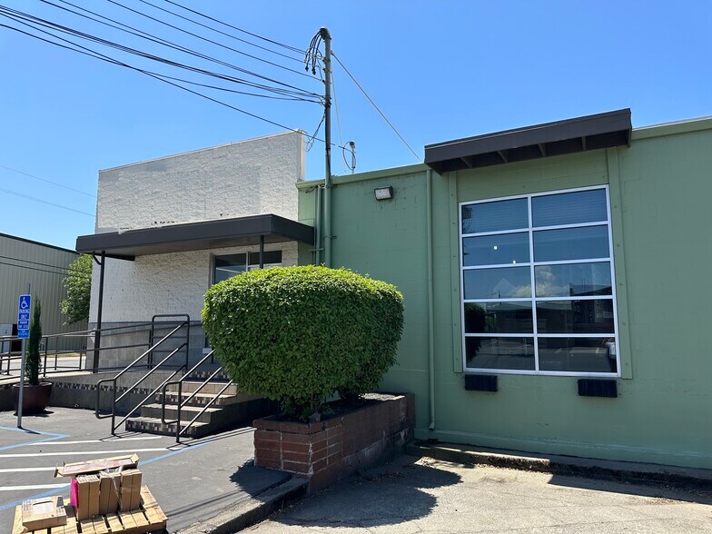 206 Meyers St, Chico, CA for lease - Building Photo - Image 1 of 15