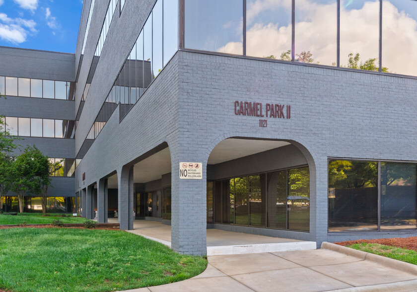 11111 Carmel Commons Blvd, Charlotte, NC for lease - Building Photo - Image 2 of 19