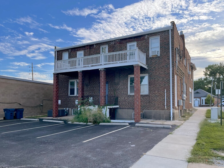 2173-2175 S Big Bend Blvd, Saint Louis, MO for lease - Building Photo - Image 2 of 3