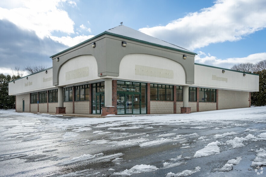1155 Main St, West Warwick, RI for sale - Primary Photo - Image 1 of 1