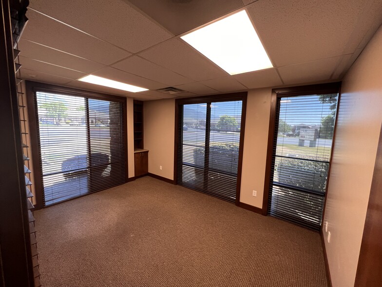 1492 E Ridgeline Dr, Ogden, UT for lease - Interior Photo - Image 2 of 7