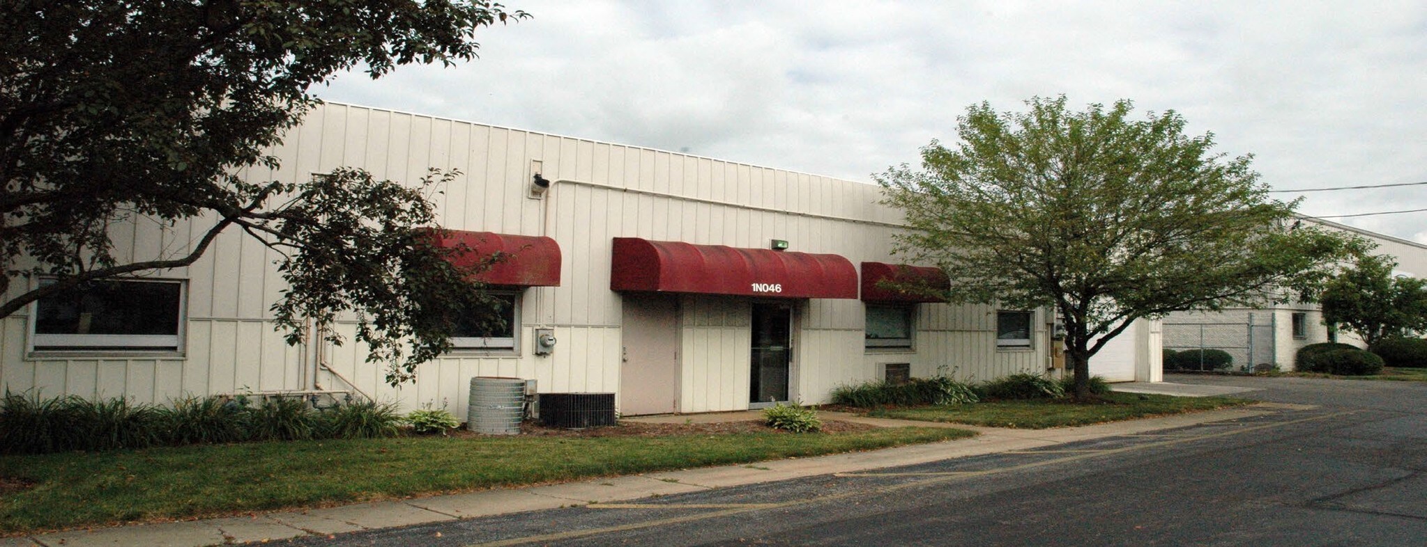 1N046-1N050 Linlar Dr, Lafox, IL for sale Primary Photo- Image 1 of 1