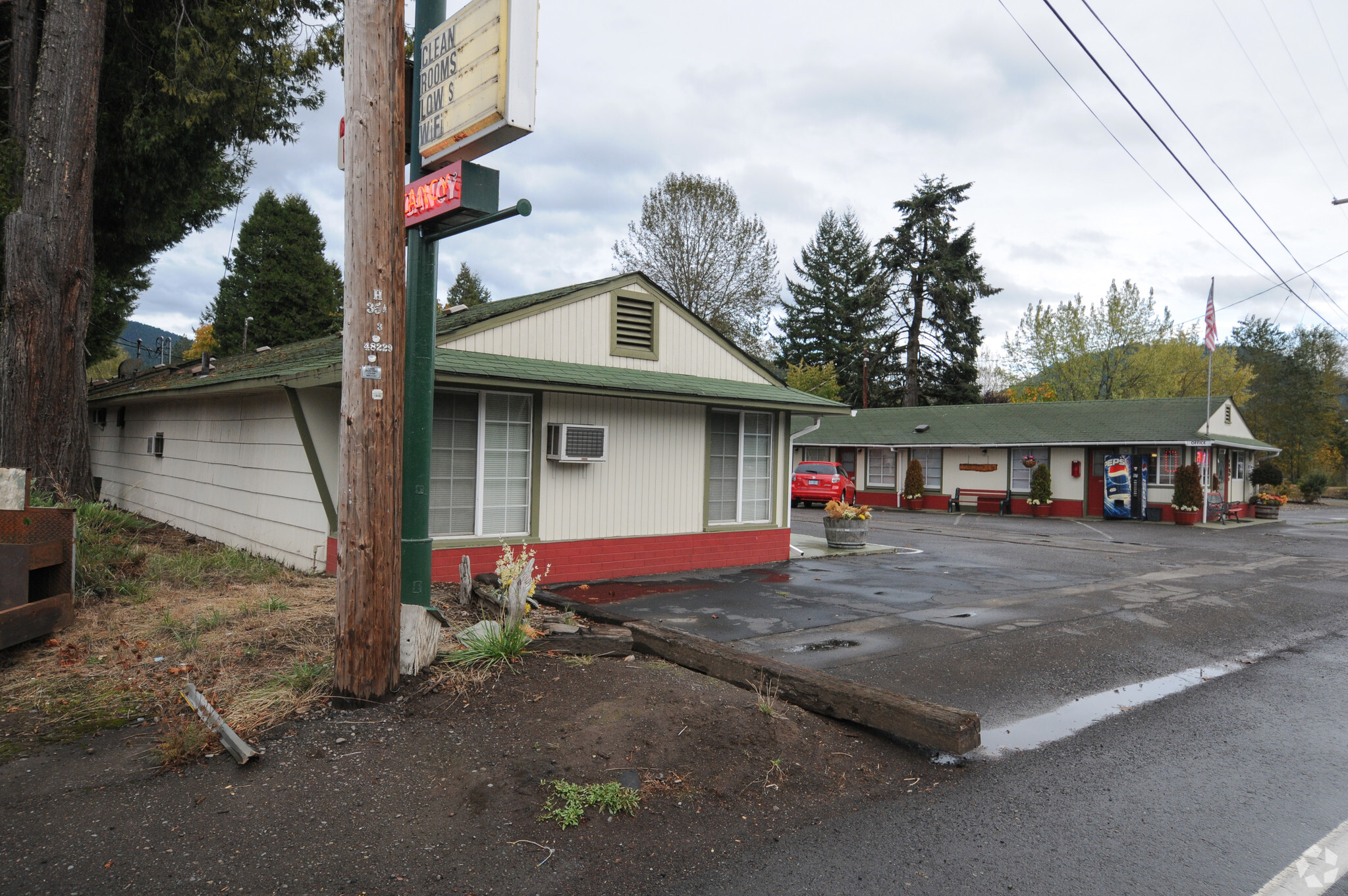 48229 Hwy 58, Oakridge, OR for sale Primary Photo- Image 1 of 1