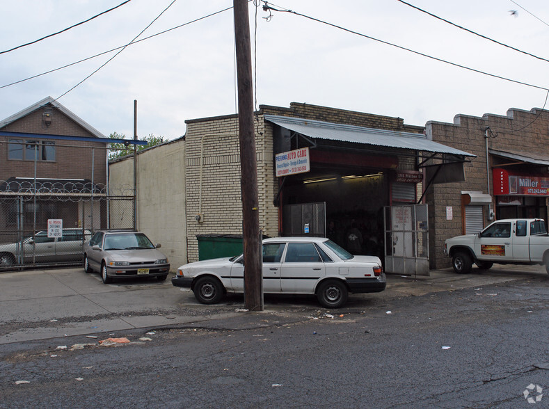 195 Miller St, Newark, NJ for sale - Building Photo - Image 2 of 2