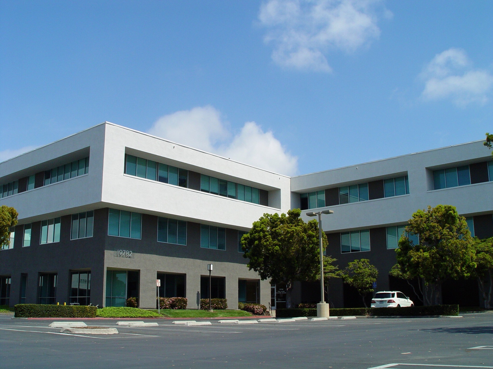 19772 MacArthur Blvd, Irvine, CA 92612 Centerpointe Bldg 5