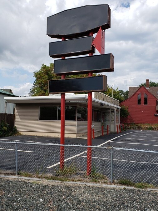 156 West St, Milford, MA 01757